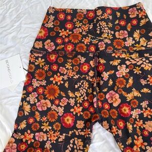 Beyond Yoga Women Floral Leggings